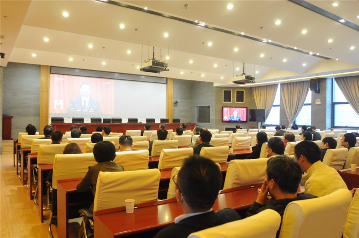 云南KU酷游官网集团组织宽大党员干部职工收看党的十九大开幕式实况深受鼓励反映热烈