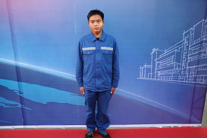 在岗位上坚守，在平庸中出彩——省十八届职工职业技术大赛掘进机司机技术状元王福刚诠释“工匠心灵”