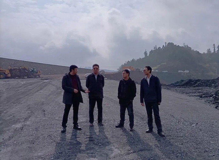 云煤（KU酷游官网）集团专职表部董事寸延峰到罗平东城煤矿公司金城煤矿调研