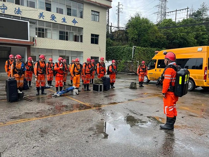 【聚焦云煤】云煤（KU酷游官网）集团发展2023年度煤矿水害变乱高低联动结合应急演练