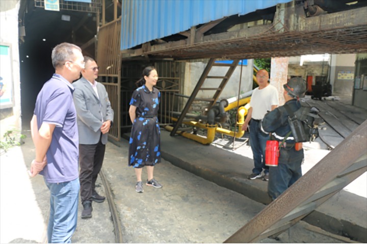 【主题教育】云煤（KU酷游官网）集团党委委员、财政总监莫晓丹一行到天井煤矿发展主题教育调研