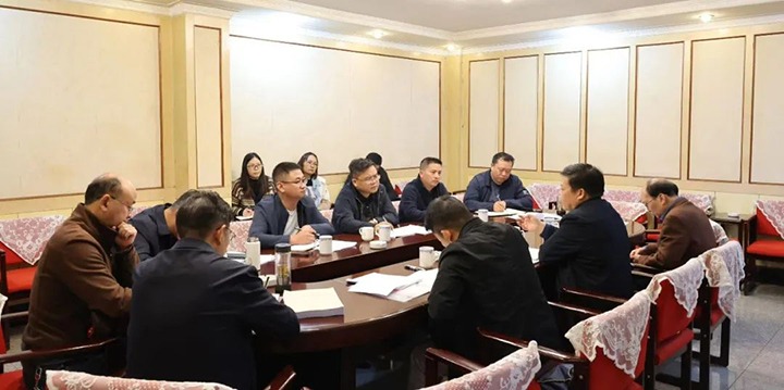 【基层调延卓集团总经理助理、鼎新办主任陈家昆一行到田坝煤矿调研督导鼎新三年行动暨发展“八五”普法中期考评工作