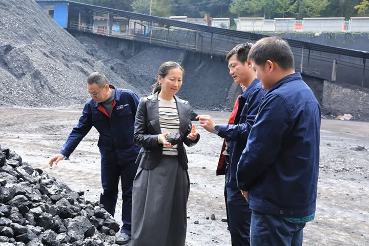 【基层调延卓云煤（KU酷游官网）集团党委委员、财政总监莫晓丹一行到富源联结煤业有限公司发展出产经营调研