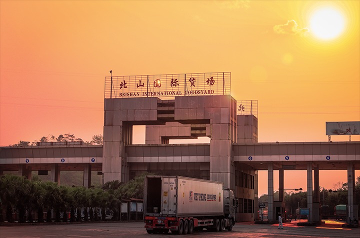 创新通关模式 提升通关时效，港口经济持续发力