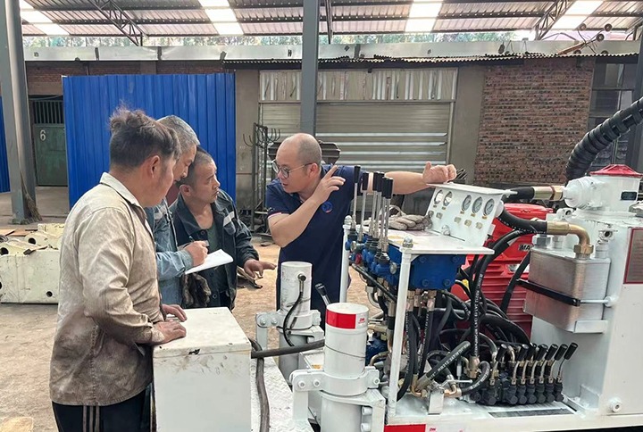 科技赋能提质效 助推企业新发展——田坝煤矿公司履带式全液压坑路钻机正式投入使用