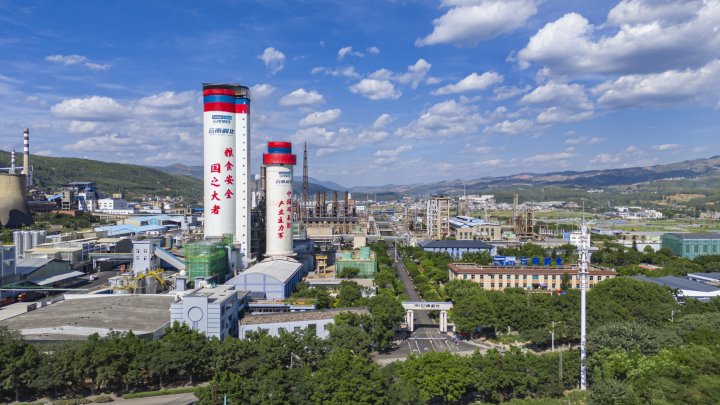 创新高！解化清洁能源公司粗甲醇年产量突破25万吨，圆满完玉成年出产工作