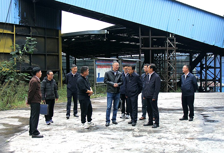 5 深刻井口查看出产建设情况.JPG